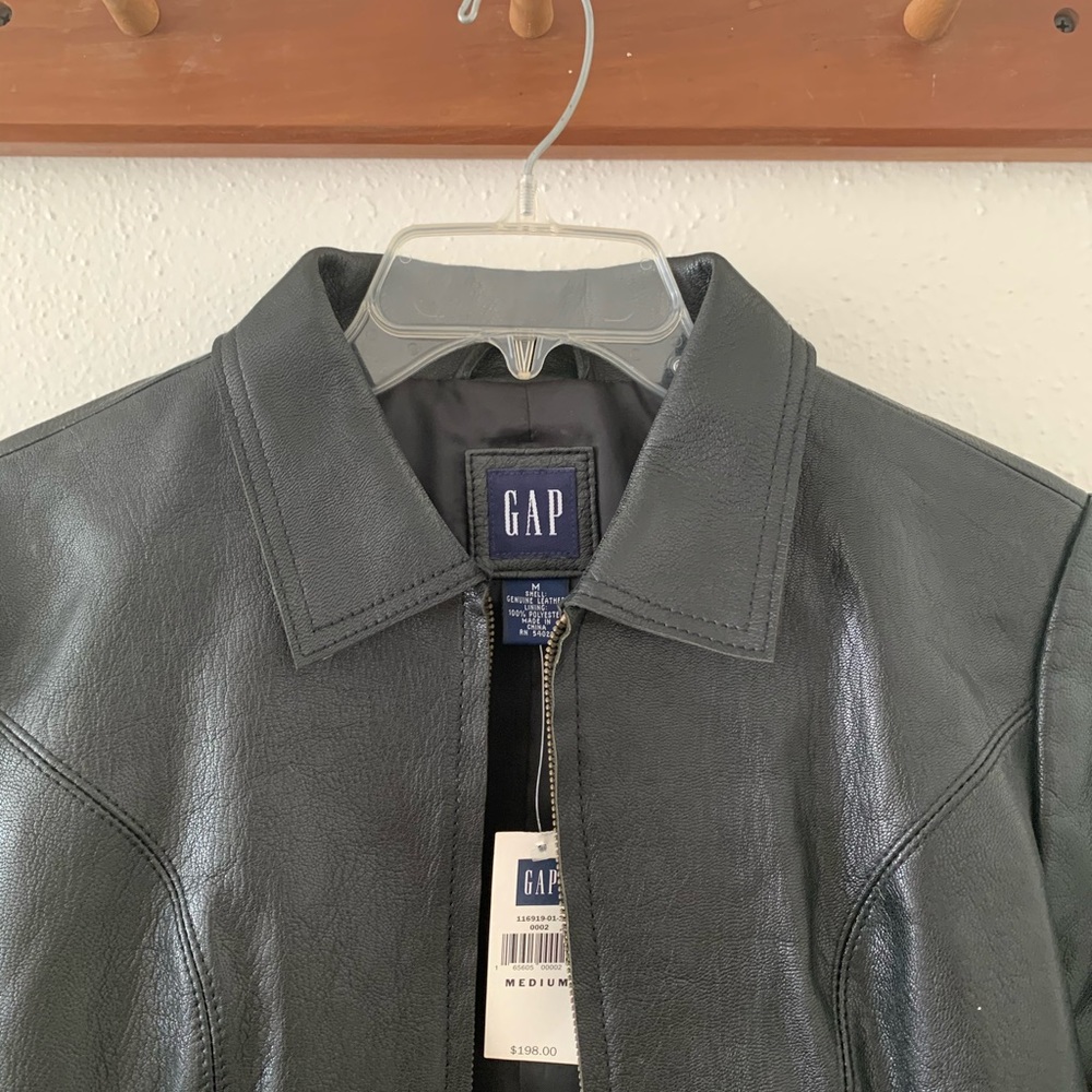 Women’s NWT Genuine Leather Jacket GAP Sz Medium